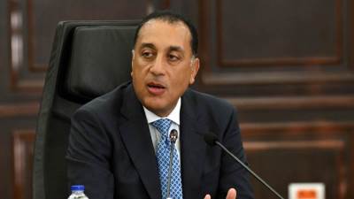 رئيس الوزراء يهنئ المستشار هشام بدوي لانتخابه رئيساً لمجلس النواب