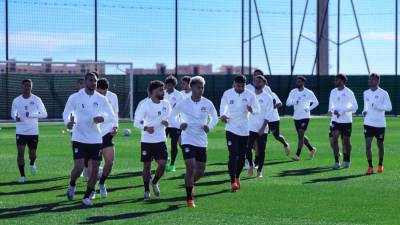 منتخب مصر يواصل استعداداته لمواجهة السنغال.. ويتوجه إلى طنجة (صور)