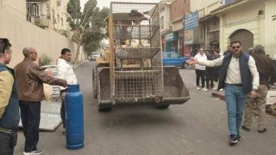 حملات يومية.. جهاز مدينة العبور يزيل مخالفات البناء ويرفع إشغالات الطرق 