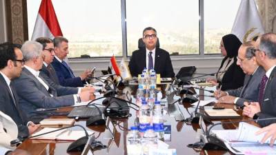 وزير التموين: زيادة حافز العاملين بشركة السكر بنسبة 25% من أساس المرتب