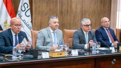 "هونج كونج" تبحث فرص الاستثمار في قطاع الملابس والمنسوجات بمصر