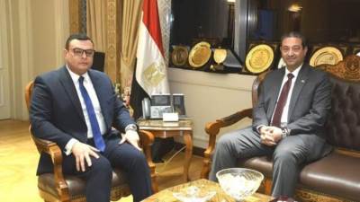 "الشربيني" و"محافظ دمياط" يبحثان مشروعات حياة كريمة والفرص الاستثمارية بالمحافظة