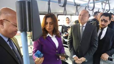 بـ300 أتوبيس.. إنطلاق منظومة “الدفع الإلكتروني” لاتوبيسات النقل العام بالقاهرة