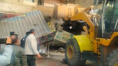 التنمية المحلية: إزالة أدوار مخالفة في 5 عقارات وإنهاء 167 معاملة متأخرة بالقاهرة