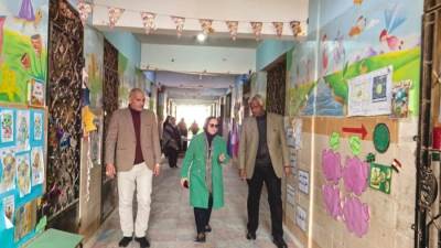 «مدير تعليم القاهرة» تتفقد مدارس امتحانات الشهادة الإعدادية