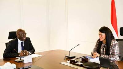 "وزيرة التخطيط" توقع اتفاقية مع "البنك الأفريقي للتنمية" بقيمة 170 مليون دولار