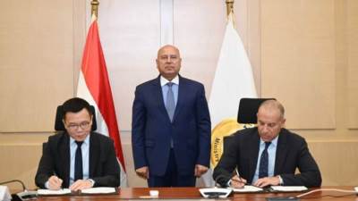 "النقل" توقع عقد إنشاء "مجمع صناعي للغزل والنسيج" بـ350 مليون دولار