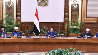 الرئيس السيسي يستقبل المشاركين في المؤتمر الدولي للمجلس الأعلى للشؤون الإسلامية (فيديو)