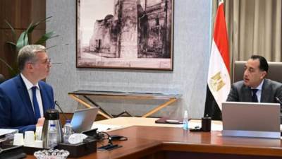 مدبولي: التوسع في مشروعات الإنتاج المحلي لتقليل فاتورة استيراد المواد البترولية