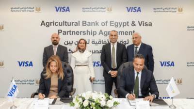 "البنك الزراعي المصري" و"فيزا" يوقعان اتفاقية تعاون لتعزيز الدفع الإلكتروني