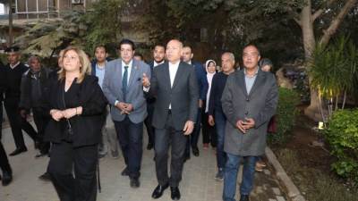 محافظ القاهرة يتابع أعمال التطوير الجارية بشوارع المعادي