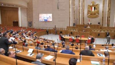 البرلمان يعتزم إعداد تشريع ينظم استخدام الأطفال لمواقع التواصل الاجتماعي