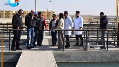 مستشار وزير الإسكان ورئيس مياه القناة يتفقدان محطة مياه قرى التوطين بالقنطرة شرق