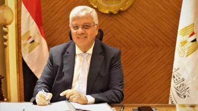 وزير التعليم العالي يهنئ كليات الجامعات الحكومية الفائزة بجائزة مصر للتميز الحكومي