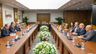 اقتصادية قناة السويس تستهدف الاستثمار في الطاقة المتجددة مع هولندا