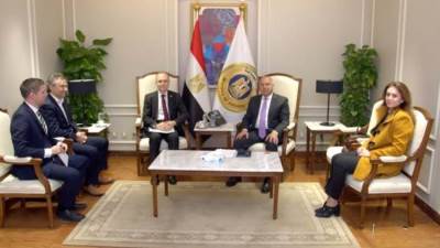 الصناعة و"سين كارز" البلغارية تبحثان تصنيع السيارات الكهربائية في مصر 