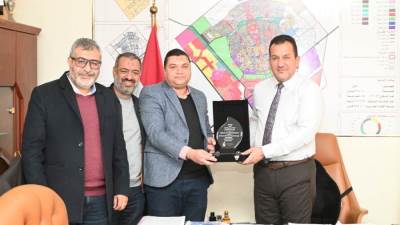 «السويدي إلكتريك» تكرّم رئيس جهاز العاشر من رمضان 