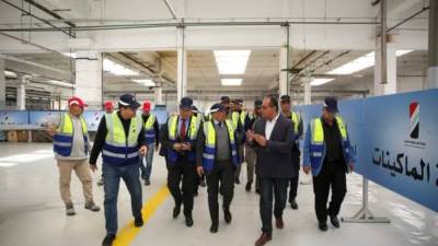 "النصر للسيارات" تفتح أبوابها للسياحة وتستعرض حافلاتها المحلية أمام الوزارة