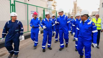  وزير البترول يتفقد الوحدات الإنتاجية لشركة القاهرة لتكرير البترول