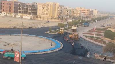 رئيس جهاز الفيوم الجديدة يتفقد أعمال رصف مركز المدينة ورفع كفاءة الطرق