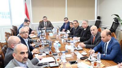 وزير الإسكان يبحث مع مسؤولي "سيتي إيدج" تطوير الشواطئ بمدينة العلمين الجديدة