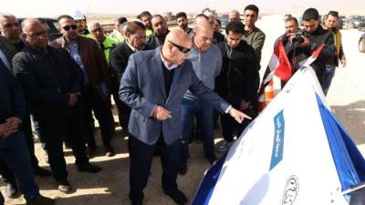 وزير النقل يتفقد مشروع سكة حديد الروبيكى–العاشر– بلبيس بطول 63.5 كم