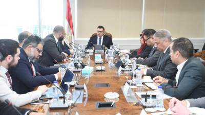 وزير الإسكان يتابع الإجراءات المتخذة لتدشين منصة تصدير العقار
