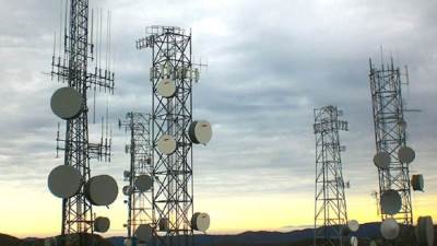  باستثمارات 3.5 مليار دولار..الاتصالات تطرح 410 ميجاهرتز ترددات على شركات المحمول