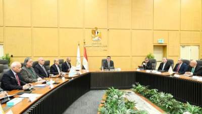 وزير الإسكان يوجه بتطوير أداء شركة مياه الشرب والصرف الصحي وتعظيم الإيرادات