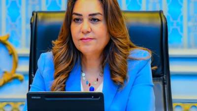  وزيرة التنمية المحلية توجه بالتعامل الفوري مع المخلفات القريبة من الأهرامات
