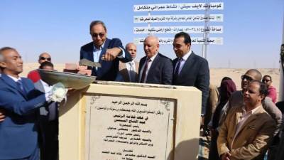 محافظ قنا يضع حجر الأساس لكومباوند «لايف سيتي» للعاملين بشركة المياه