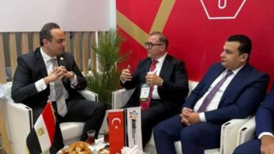 "السبكي" يبحث توطين الصناعات الطبية التركية في مصر بمؤتمر إكسبو دبي