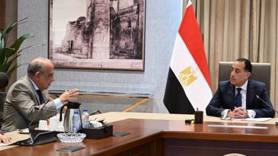 «مدبولي» يتابع مع وزير الكهرباء توفير احتياجات القطاعات الإنتاجية والخدمية من الطاقة