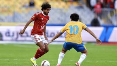 الأهلي يفوز على الإسماعيلي بهدفين في الدوري المصري