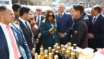 استعدادًا لرمضان.. افتتاح مشروعات خدمية ومعارض سلعية بالقليوبية