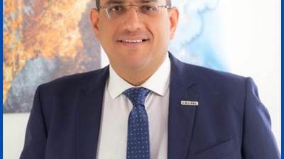 رئيس مجلس أمناء حدائق أكتوبر يهنئ وزيرة الإسكان.. ويؤكد: تحديات كبيرة تنتظر تطوير المدن