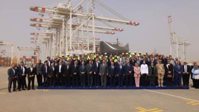  وزير النقل يشهد انطلاق التشغيل التجريبي لمحطة "تحيا مصر" بميناء دمياط