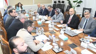  وزيرة الإسكان تتابع موقف مشروعات مبادرة "حياة كريمة "بالمحافظات