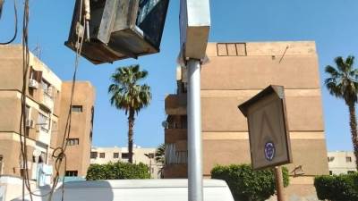 جهاز العاشر من رمضان يزيل إعلانات غير مرخصة ضمن حملات ضبط المنظومة