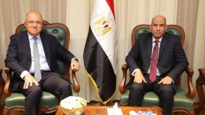 "العمل" و"اتحاد الصناعات" تبحثان تعزيز التدريب المهني وتوفير فرص عمل للشباب