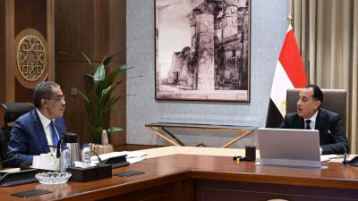 رئيس الوزراء: وضع آليات واضحة لتطوير الإعلام الوطني وتعزيز التواصل مع المواطنين