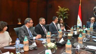 وزير الاستثمار يبحث مع شركة نيسان خطط التوسع وزيادة الإنتاج والتصدير