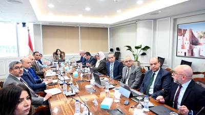 وزيرة الإسكان تستعرض الخطط التسويقية لشركة "سيتي إيدج" 