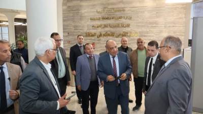 الدكتور محمود عصمت يتفقد المركز القومي للتحكم في الطاقة 
