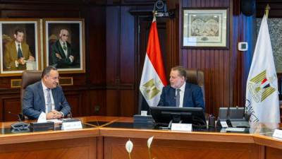 محافظ البنك المركزي يلتقي وزير التعليم العالي لبحث التعاون المشترك