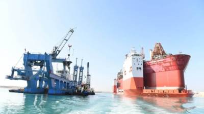 قناة السويس تشهد عبور سفينة الغطس«HUA RUI LONG» ضمن قافلة الجنوب