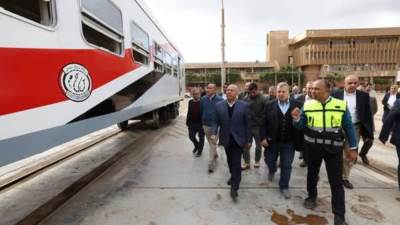 وزير النقل يتفقد ورش كوم أبو راضي ببني سويف ويشدد على تطوير السكك الحديدية