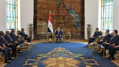 السيسي يجدد التأكيد على موقف مصر الثابت لاستقرار السودان ووحدة أراضيه