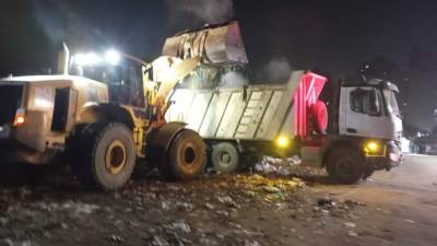 محافظ الجيزة: رفع٢٧٠٠ طن مخلفات ٢٤٠٠ طن منها بمنطقة عبد الله كامل بالعمرانية