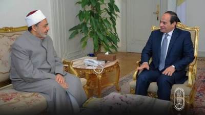 الرئيس السيسي يجري اتصالًا هاتفيًا بـ شيخ الأزهر للاطمئنان على صحته